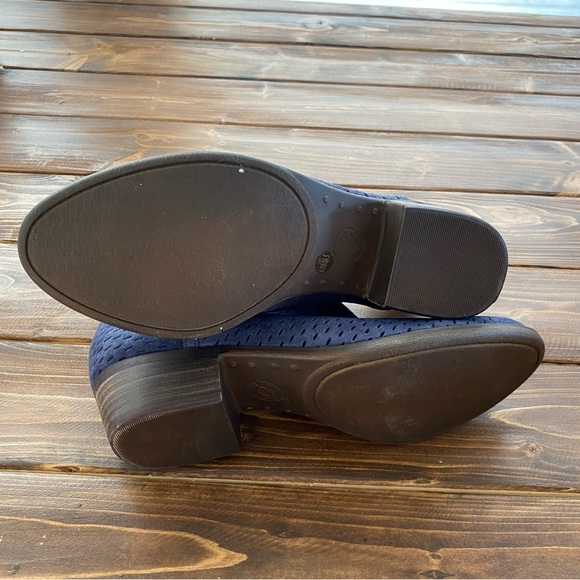 Lucky Brand Baley Navy Genuine Suede Leather Perforated Ankle Boots Size 6.5 - Picture 8 of 10